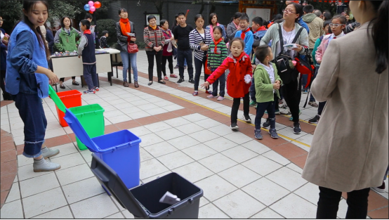 少年 衣箱进社区(2+1)项目正式启动 垃圾分类教育要从少年抓起