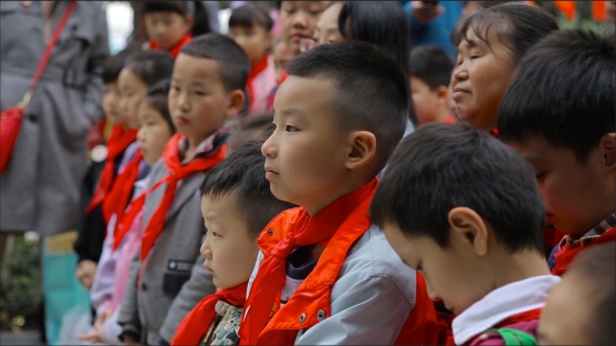 少年 衣箱进社区(2+1)项目正式启动 垃圾分类教育要从少年抓起